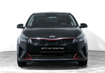 Подержанный автомобиль Kia Rio Sedan 2021 года (2 фото)