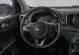 Подержанный автомобиль Kia Sportage 2016 года (15 фото)