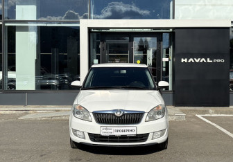 Подержанный автомобиль Skoda Fabia Hatchback 2013 года (2 фото)