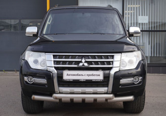 Подержанный автомобиль Mitsubishi Pajero 2014 года (2 фото)