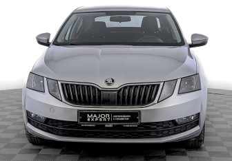 Подержанный автомобиль Skoda Octavia Liftback 2019 года (2 фото)