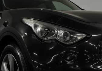 Подержанный автомобиль Infiniti FX 2009 года (21 фото)