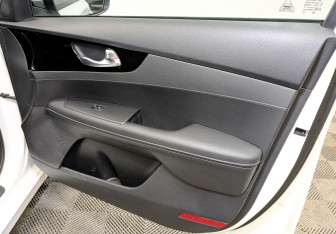 Подержанный автомобиль Kia Cerato Sedan 2020 года (24 фото)