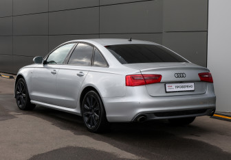 Подержанный автомобиль Audi A6 Sedan 2013 года (7 фото)