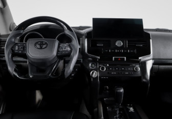 Подержанный автомобиль Toyota Land Cruiser Suv 2007 года (12 фото)