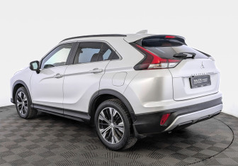 Подержанный автомобиль Mitsubishi Eclipse Cross 2021 года (7 фото)