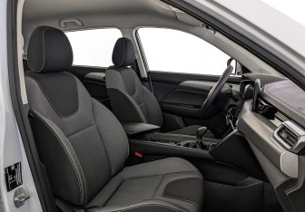 Подержанный автомобиль BAIC X35 2023 года (23 фото)