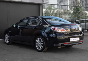 Подержанный автомобиль Mazda 6 Sedan 2010 года (7 фото)