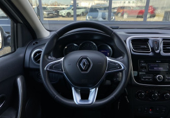 Подержанный автомобиль Renault Logan Sedan 2018 года (14 фото)