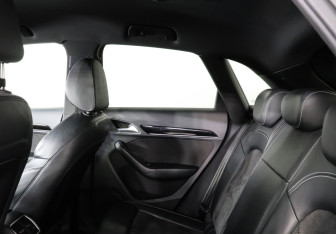 Подержанный автомобиль Audi Q3 2017 года (12 фото)