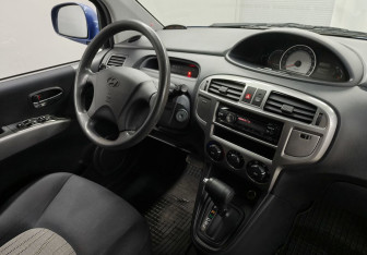 Подержанный автомобиль Hyundai Matrix 2009 года (10 фото)