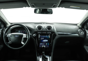 Подержанный автомобиль Ford Mondeo Sedan 2014 года (8 фото)