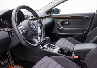 Подержанный автомобиль Volkswagen Passat CC 2011 года (10 фото)