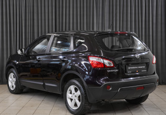 Подержанный автомобиль Nissan Qashqai 2012 года (7 фото)