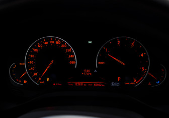 Подержанный автомобиль BMW X3 2018 года (18 фото)