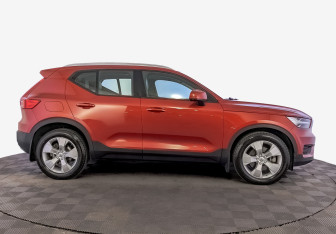 Подержанный автомобиль Volvo XC40 2019 года (4 фото)