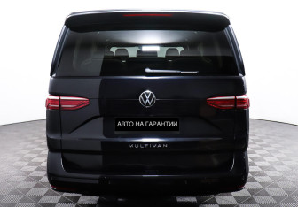 Подержанный автомобиль Volkswagen Multivan 2022 года (6 фото)