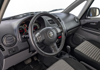 Подержанный автомобиль Suzuki SX4 Hatchback 2012 года (15 фото)