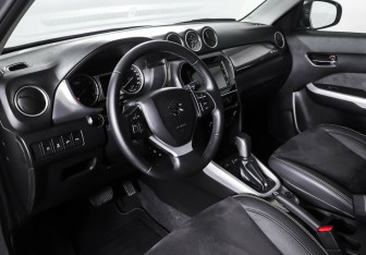 Подержанный автомобиль Suzuki Vitara 2018 года (11 фото)