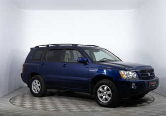 Подержанный автомобиль Toyota Highlander 2002 года (3 фото)