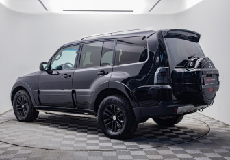 Подержанный автомобиль Mitsubishi Pajero 2007 года (3 фото)