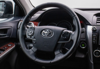 Подержанный автомобиль Toyota Camry Sedan 2012 года (15 фото)