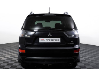 Подержанный автомобиль Mitsubishi Outlander 2007 года (6 фото)