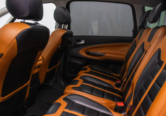Подержанный автомобиль Ford S-MAX 2011 года (11 фото)