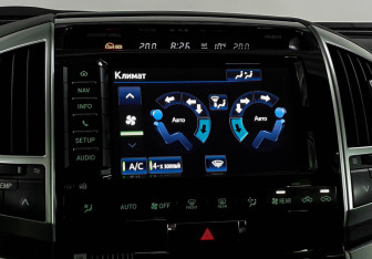 Подержанный автомобиль Toyota Land Cruiser Suv 2013 года (14 фото)