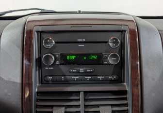 Подержанный автомобиль Ford Explorer 2008 года (24 фото)