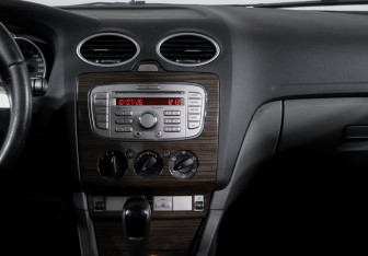 Подержанный автомобиль Ford Focus Hatchback 2008 года (13 фото)
