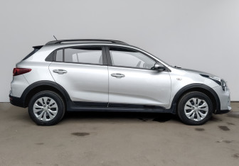 Подержанный автомобиль Kia Rio Hatchback 2021 года (4 фото)