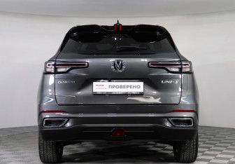 Подержанный автомобиль Changan UNI-S 2024 года (6 фото)
