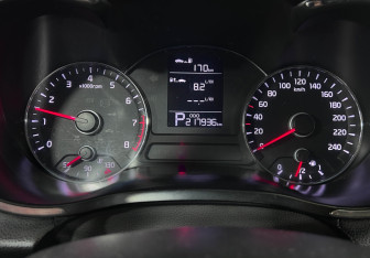 Подержанный автомобиль Kia Cerato Sedan 2013 года (10 фото)