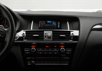 Подержанный автомобиль BMW X4 2015 года (24 фото)