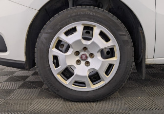 Подержанный автомобиль Fiat Doblo 2020 года (12 фото)