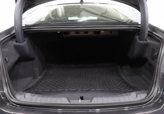 Подержанный автомобиль Jaguar XF Sedan 2019 года (23 фото)