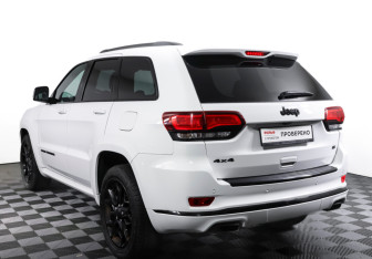 Подержанный автомобиль Jeep Grand Cherokee 2021 года (7 фото)