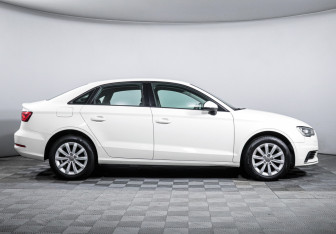Подержанный автомобиль Audi A3 Sedan 2014 года (4 фото)