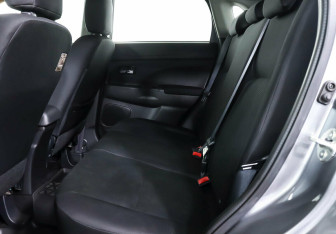 Подержанный автомобиль Mitsubishi ASX 2014 года (14 фото)