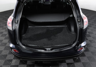 Подержанный автомобиль Toyota RAV4 2018 года (10 фото)