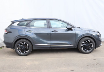 Подержанный автомобиль Kia Sportage 2023 года (7 фото)