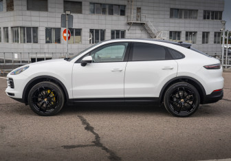 Подержанный автомобиль Porsche Cayenne 2019 года (8 фото)