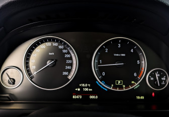 Подержанный автомобиль BMW X5 2016 года (13 фото)