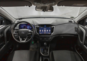 Подержанный автомобиль Hyundai Creta 2019 года (11 фото)