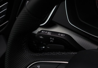 Подержанный автомобиль Audi Q5 2025 года (32 фото)