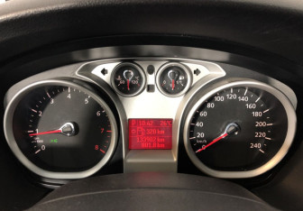 Подержанный автомобиль Ford Focus Hatchback 2009 года (11 фото)