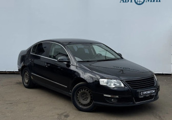 Подержанный автомобиль Volkswagen Passat Sedan 2010 года (3 фото)
