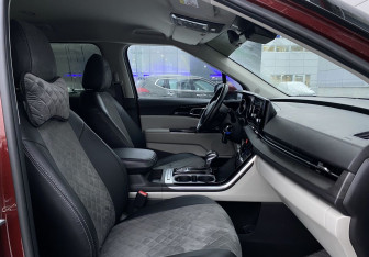 Подержанный автомобиль Kia Carnival 2021 года (27 фото)