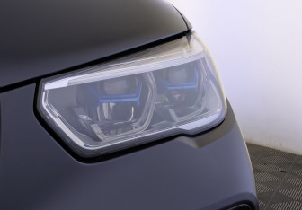Подержанный автомобиль BMW X5 2021 года (17 фото)